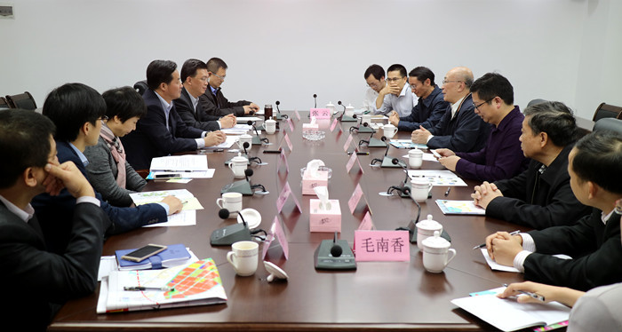 中國工程院院士李德群率研發(fā)團隊考察東江科技園新型研發(fā)機構項目